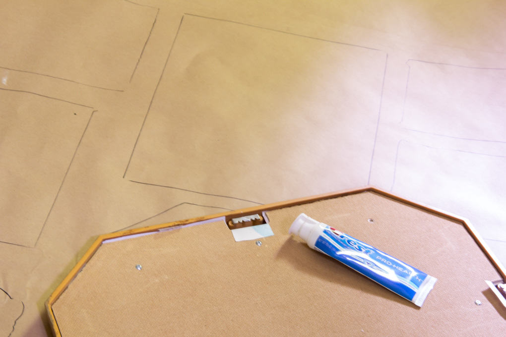 How to Use Toothpaste to Hang a Picture